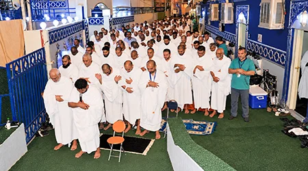 FalconTravel – Praying Together in Mina_t Falcon Travel - Praying Together in Mina